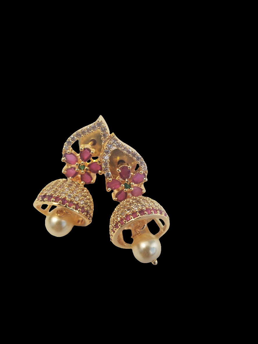 Beautiful Earing Pink green touch in the earing Colour