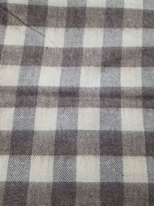 Woolen winter shawll with Check Pattern