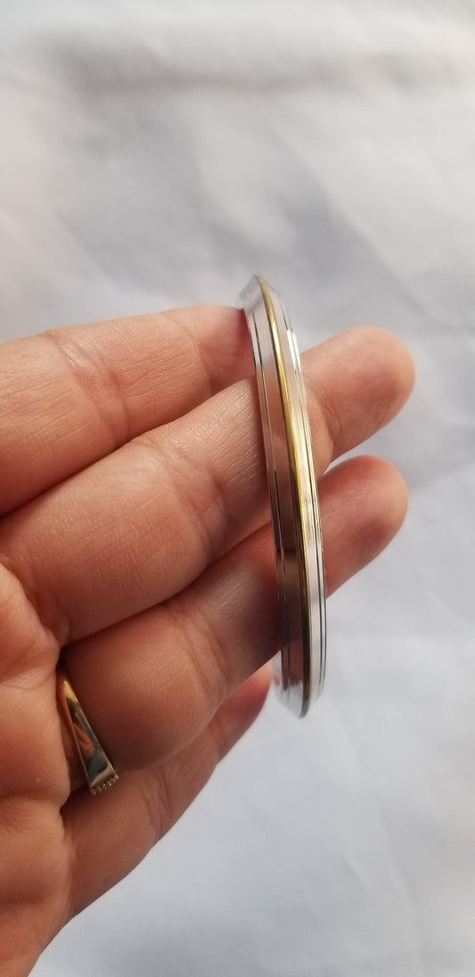 Kada Golden line Bangle 6.0Cm